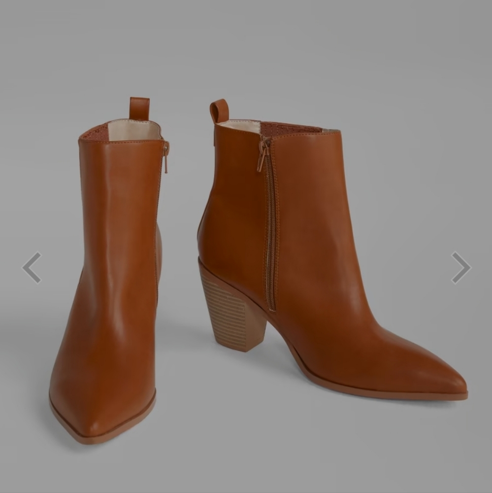 NWT IN BOX FASHION TO FIGURE FAUX LEATHER COGNAC BOOTIES SIZE 10